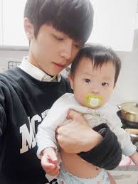 This is supposed to be their baby~>_<