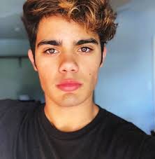 Emery kelly is known for his work on большая шишка (2021), алекса и кэти (2018) and макс уинслоу и дом та&. Emery Kelly Height Age Weight Wiki Biography Net Worth