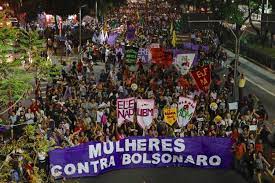 Mujeres en Brasil encabezan protesta nacional contra candidato de extrema  derecha Jair Bolsonaro - La Tercera