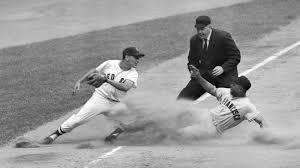 Willie mays was born on may 6, 1931 in alabama to ann and willie sr. Willie Mays At 89 My Thing Is Keep Talking And Keep Moving The New York Times