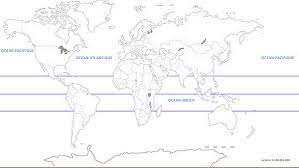 Carte du monde vierge avec lacs et océans