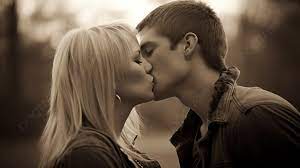 couple kiss photo wallpaper background