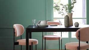 3 colours that go with green and how to