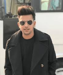 Because the best men's short hairstyles are easy to cut, simple to style, and while the fade and undercut remain the top haircuts for the sides and back, the textured crop and messy look have become major hair trends in barbershops. Indian Men Hairstyle Must Try Collection 2020 Extra Insane Bold Killer