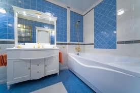 how to decorate a blue bathroom