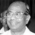 [ Veerendra Patil ] Veerendra Patil, who was once sacked as Karnataka chief minister by Rajiv Gandhi at Bangalore airport, ... - 14patil