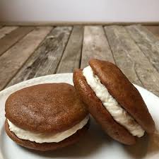 pumpkin whoopie pies with cream cheese