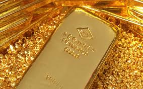 gold dearer by rs 32 500 in one year