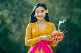 Para Jomblo Mesti Tahu, Ini 11 Kota Penghasil Wanita Cantik di Indonesia ·  Ninna.id