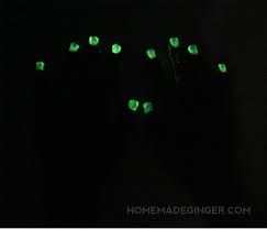 diy glow in the dark nails for