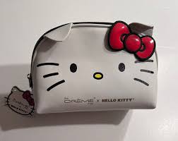 o kitty makeup nwt o kitty x the crme toiletrymakeupaccessory bag color red white size os pm 32556666 s closet