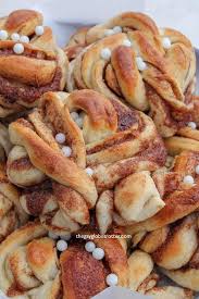 swedish cinnamon buns kanelbullar