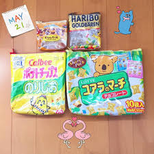 お菓子の袋とファスナーだけで作れちゃう超簡単お菓子ポーチの作り方 参考作品をご紹介致します お菓子の保存にはもちろん コスメポーチや小物入れとしても活用してみましょう お菓子ポーチ 手作り プレゼント 100均 リサイクルクラフト