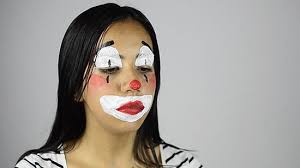 How To Face Paint A Clown With