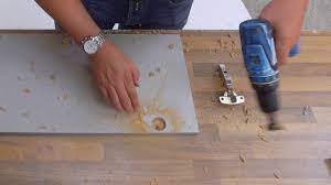 how to drill hinge hinge holes in