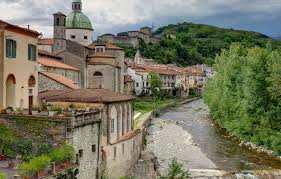Pontremoli is a small city, comune former latin catholic bishopric in the province of massa and carrara, tuscany region, central italy. Wallpaper Trees Landscape Mountains River Home Italy Tuscany Pontremoli Images For Desktop Section Gorod Download