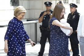 President bill clinton and former u.s. Look Chelsea Clinton Leaves Hospital After Son Jasper S Birth Upi Com