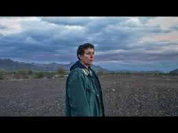 A nomádok földje a 39 éves rendező harmadik nagyjátékfilmje, kevesebb mint 5 millió dollárból (1,5 milliárd forintból) készült francis mcdormand főszereplésével, de zömmel nem hivatásos színészekből álló szereplőgárdával. Nygszsyyjnukjm