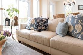 throw pillows for leather couch colors