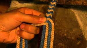 How to make a two color survival bracelet 14 steps. Pin By Ali Brakke On Braiding How To Braid Rope Diy Handfasting Cords Horse Hair Bracelet