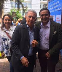 Toros y política unidos… el Excmo. Don Álvaro Uribe y Gitanillo de América  – TorosenelMundo