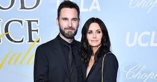 Hottest pictures of courteney cox. Who Is Courteney Cox Married To Nobody But She S Not Single Either