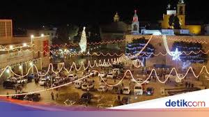 Maka koalisi tahun 325 meresmikan tanggal 25 desember pada hari kelahiran tuhan yesus atau hari natal. Natal Di Kota Kelahiran Yesus