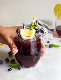 cold brew blueberry iced tea and lemon