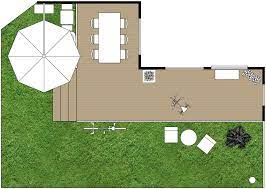 L Shaped Garden With Wooden Deck