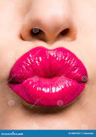 Красивые сексуальные красные губы давая поцелуй Стоковое Изображение -  изображение насчитывающей цвет, способ: 30401207