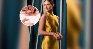 The latest tweets from eiza gonzalez reyna (@eizamusica): Eiza Gonzalez Raises The Temperature With Revealing Images From The Bathtub Spark Chronicles