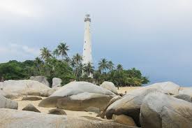 Lengkuas Island's Underwater Beauty