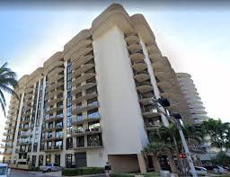 The champlain towers south condominium is located at 8877 collins avenue in the city of surfside. Tvyja5gbrjuy1m