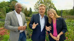 Buying ps5 isn't impossible, but people keep making these 3 restock. Homes Under The Hammer 2003