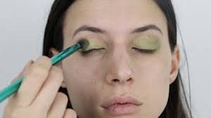3 ways to wear green eyeshadow wikihow