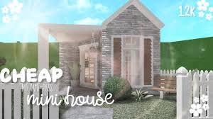 16 bloxburg house ideas for a