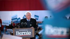 Берни сандерс продает мерч на концерте. Bernie Sanders Will Drop Out Of 2020 Presidential Race Npr