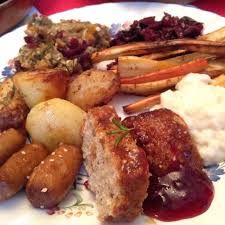 Traditional english christmas dinner ©. British Christmas Dinner Recipe What Goes In A British Christmas Dinner