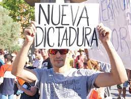 Los negacionistas de la covid-19 se manifiestan en Madrid: “El virus no  existe”