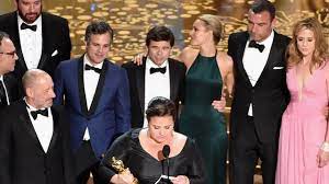 It's one movie i went in expecting it to be some stupid sci fi, with a total expected plot twist and just send it to the back of my. Spotlight Wins Best Picture At Oscars 2016 Youtube