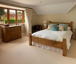 Color Bedding Goes With Oak Furniture