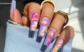 60s inspired nail art trend