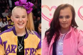 Jojo siwa is an american singer, dancer and youtube personality who's famous for donning big bows in her hair and for her hit singles boomerang and hold the drama. Jojo Siwa Pics Height Biography Wiki Hollywood Celebrity News American Celebrity News