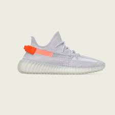 4.9 out of 5 stars 10. Kanye West Adidas Are Back With The Yeezy Boost 350 V2 Tail Light Size Blog