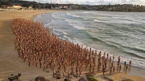 Erstmals 2.500 Menschen nackt am Bondi Beach - einige der besten Bilder |  Euronews