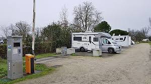 Het hooggebergte domineert het zuiden; Montauban En Camping Car Etapes Infos Pratiques Et Les Incontournables Le Monde Du Camping Car