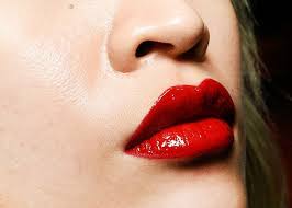 how to wear red lipstick