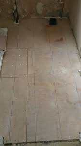 Self Levelling Large Areas Tiling