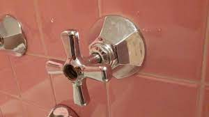 Delta tub and shower trim kit with offset diamond shaped handle broach. Can T Fixure Out How To Remove Bathtub Faucet Handle