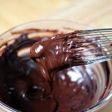 Chocolate Frosting With Chocolate Chips gambar png